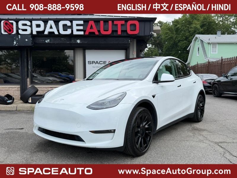 Used 2023 Tesla Model Y Long Range AWD/4WD image 1