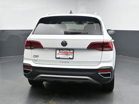 Used 2024 Volkswagen Taos SE FWD image 8