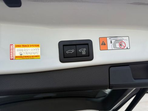 Used 2026 Toyota RAV4 SE w/ Convenience Package AWD/4WD image 24