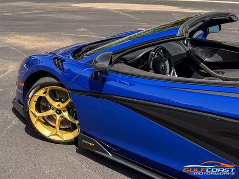 Used 2020 McLaren 600LT Spider RWD image 43