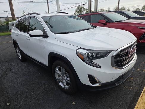Used 2020 GMC Terrain SLE w/ Driver Convenience Package AWD/4WD image 1