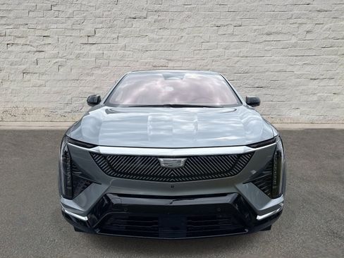 New 2025 Cadillac Optiq Luxury 1 image 2