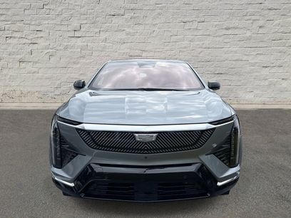 New 2025 Cadillac Optiq Luxury 1
