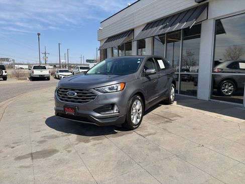 Used 2022 Ford Edge Titanium image 12
