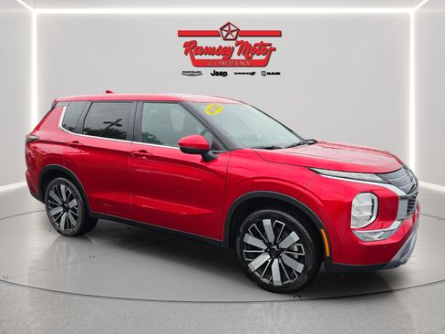 Used 2025 Mitsubishi Outlander SE AWD/4WD image 7