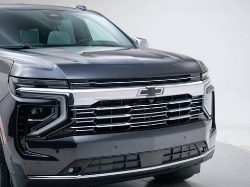 Used 2025 Chevrolet Suburban Premier image 10