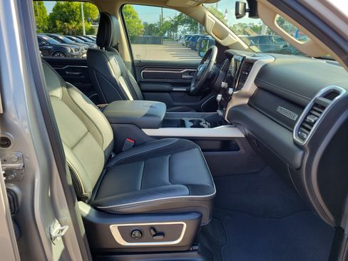 Used 2019 RAM 1500 Laramie AWD/4WD image 7
