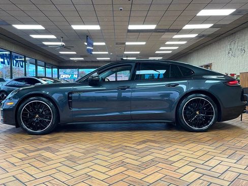 Used 2022 Porsche Panamera 4S w/ Premium Package image 7