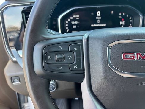 Used 2025 GMC Sierra 2500 SLT AWD/4WD image 17