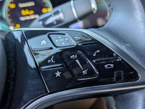 Used 2022 Mercedes-Benz E 350 Sedan image 9