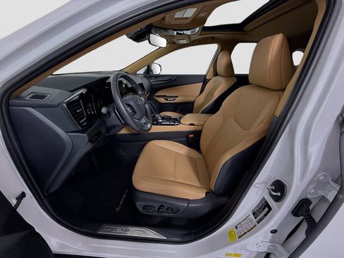 Used 2025 Lexus NX 250 FWD w/ Accessory Package (2T) image 19