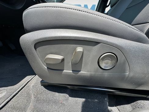 New 2026 Chevrolet Traverse LT w/ Midnight/Sport Edition FWD image 17