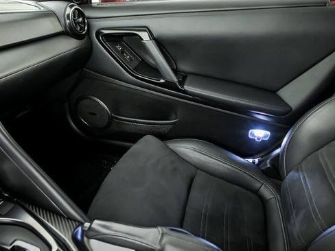 Used 2018 Nissan GT-R Premium AWD/4WD image 41