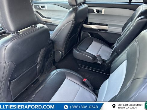 Used 2022 Ford Explorer XLT w/ Equipment Group 202A image 8