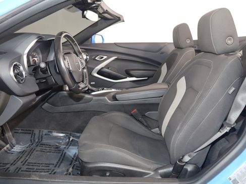 Used 2022 Chevrolet Camaro LT w/ RS Package RWD image 10