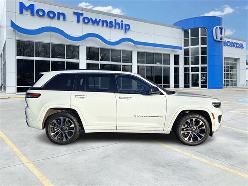 Used 2022 Jeep Grand Cherokee Overland w/ Luxury Tech Group IV image 7