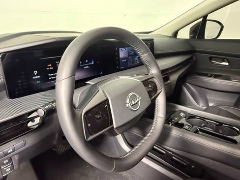 Used 2025 Nissan Murano SV FWD image 14