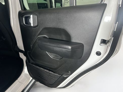 Used 2024 Jeep Wrangler Unlimited Rubicon 4xe AWD/4WD image 27