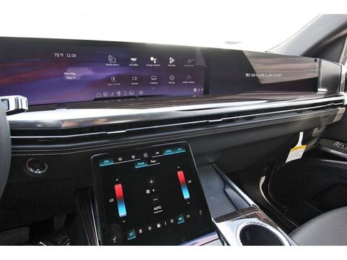 New 2026 Cadillac Escalade 2WD image 17