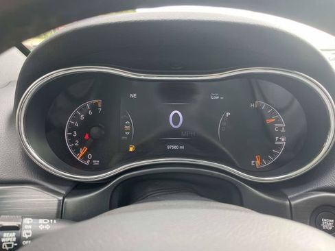 Used 2019 Jeep Grand Cherokee Altitude AWD/4WD image 27