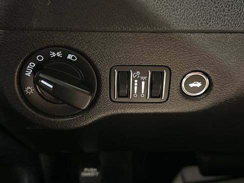 Used 2023 Dodge Charger SXT image 32