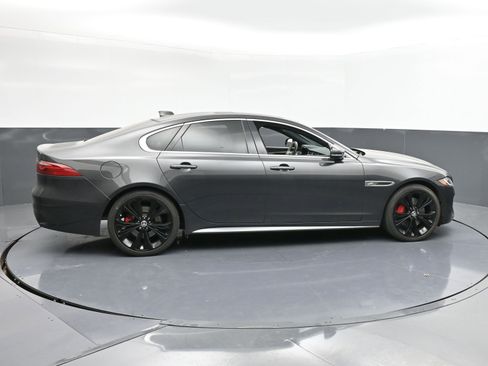 Used 2024 Jaguar XF R-Dynamic SE image 9