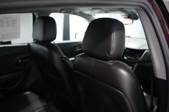 Used 2021 Chevrolet Trax LT AWD/4WD image 18