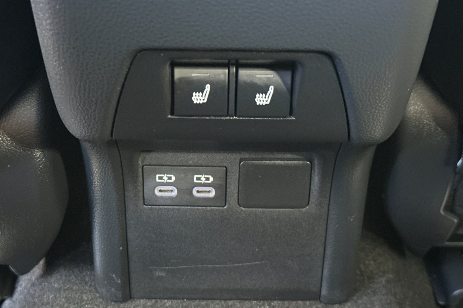 Used 2024 Toyota Prius Limited w/ Limited Premium Package FWD image 15
