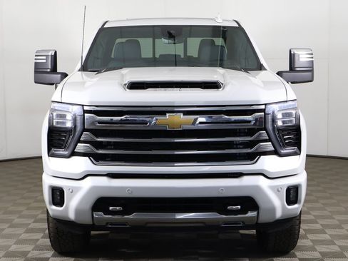 Used 2024 Chevrolet Silverado 2500 High Country w/ High Country Premium Package AWD/4WD image 17