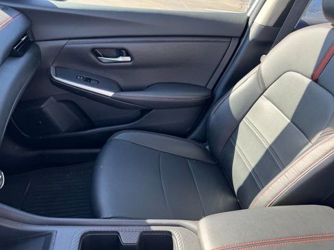 Used 2025 Nissan Sentra SR w/ SR Premium Package image 14