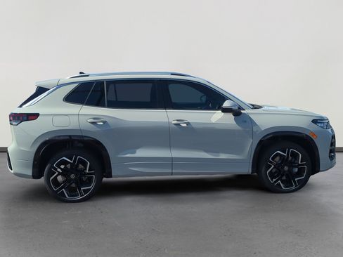 New 2026 Volkswagen Tiguan SEL R-Line image 6