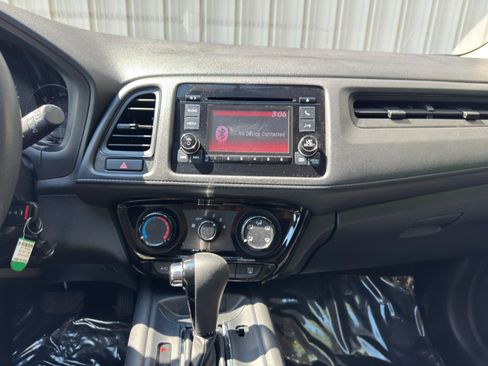 Used 2019 Honda HR-V LX image 21