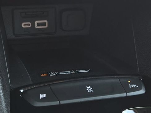 Used 2023 Chevrolet Bolt EUV Premier w/ Sun & Sound Package FWD image 28