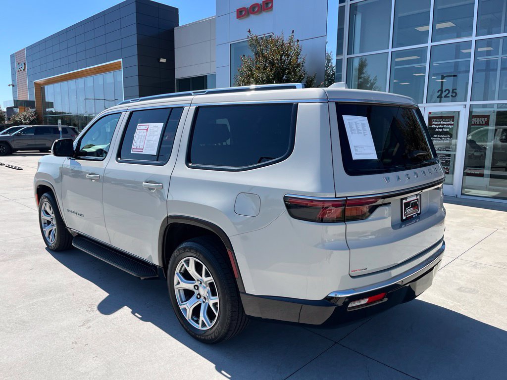 Used 2022 Jeep Wagoneer Series II RWD image 19