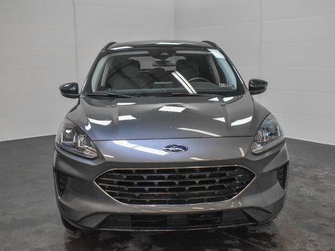 Used 2022 Ford Escape SE w/ SE Sport Appearance Package image 2