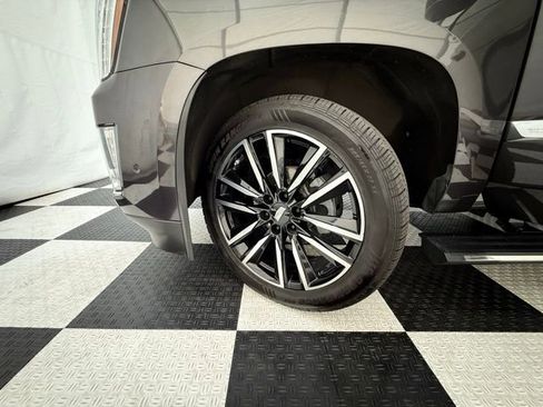 Used 2018 Cadillac Escalade Premium Luxury image 11