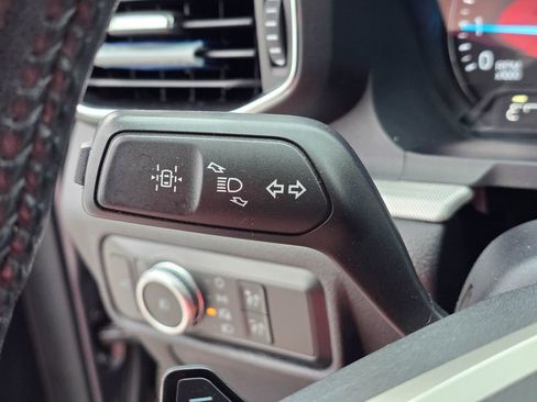 Used 2021 Ford Explorer XLT w/ Equipment Group 202A image 20