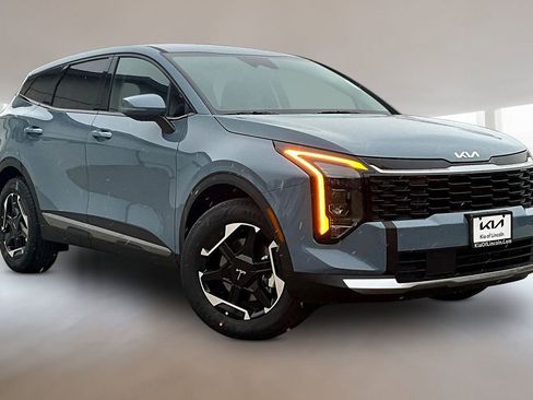 New 2026 Kia Sportage S image 2