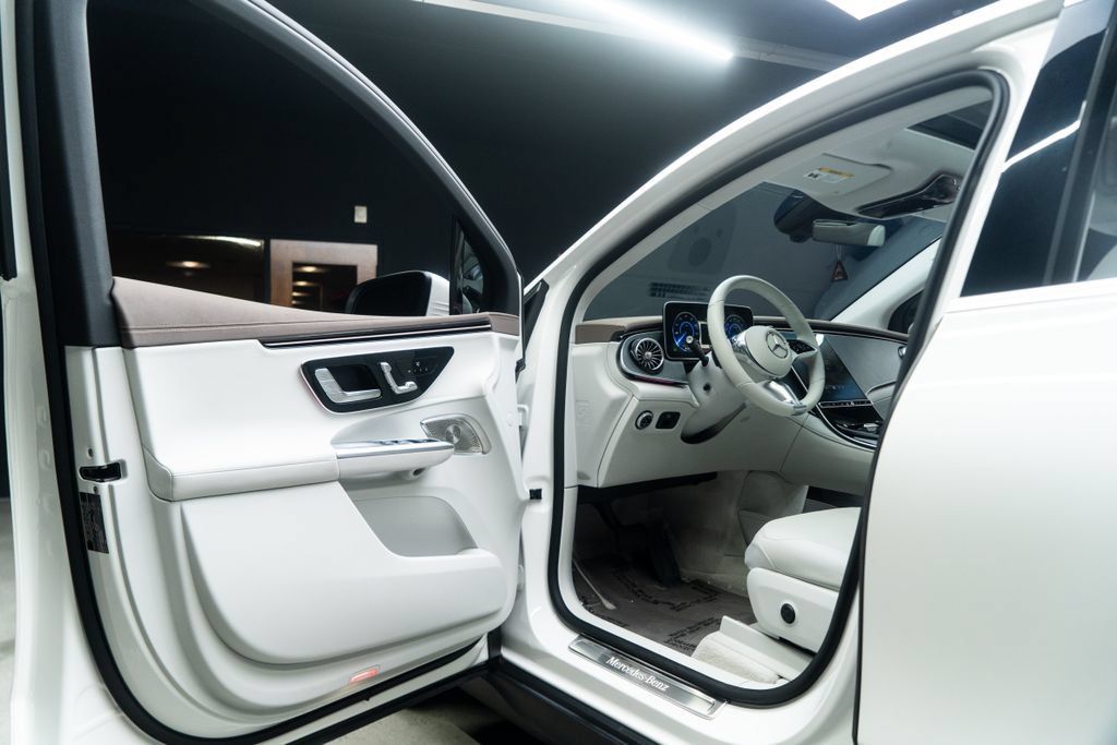 Used 2023 Mercedes-Benz EQE 350+ SUV w/ AMG Line Exterior Package image 21