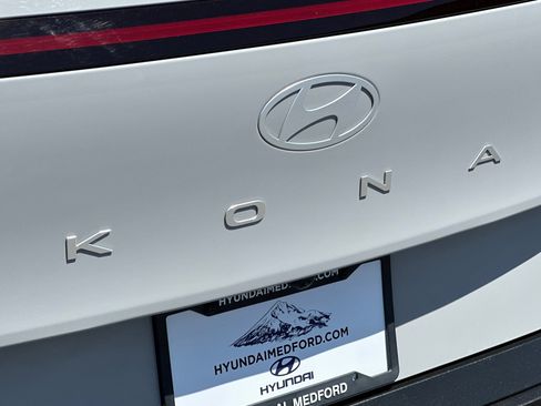 Certified 2025 Hyundai Kona SEL AWD/4WD image 26