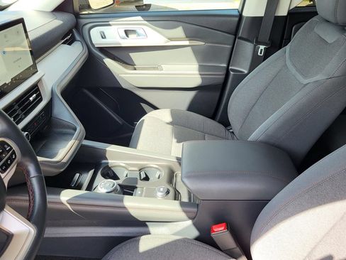 Certified 2025 Ford Explorer Active RWD image 10