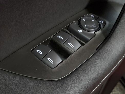 Used 2025 Chevrolet Blazer LT image 27