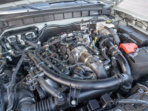 Used 2022 Ford Bronco Wildtrak image 35