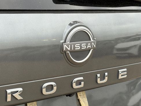 Certified 2023 Nissan Rogue SV image 9