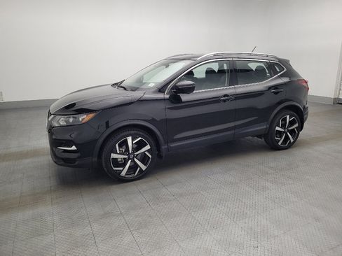 Used 2022 Nissan Rogue Sport SL image 2