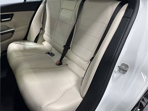 Used 2025 Mercedes-Benz C 300 4MATIC Sedan image 28