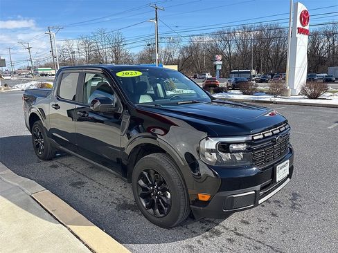 Used 2023 Ford Maverick Lariat w/ Lariat Luxury Package image 3