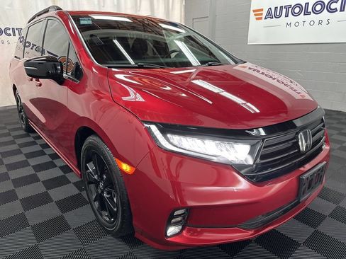Used 2023 Honda Odyssey Sport image 2