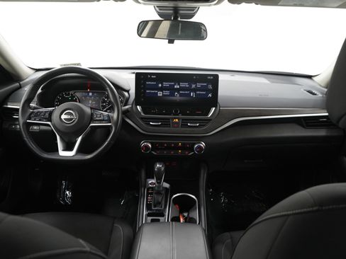 Used 2023 Nissan Altima 2.5 SV w/ SV Premium Package AWD/4WD image 13