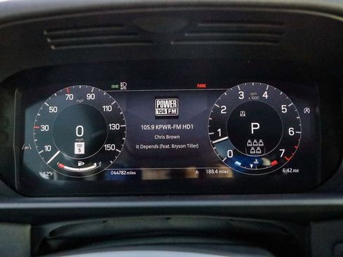 Used 2024 Land Rover Discovery S image 24